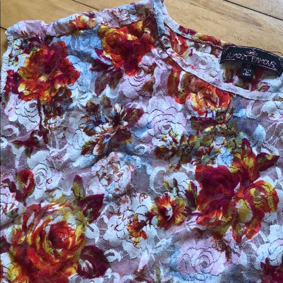 ❤️Mesh Floral Crop Top❤️ - Picture 2 of 3